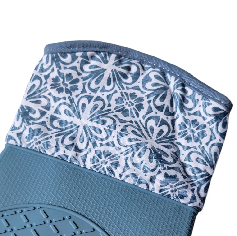 Bakers Choice Set of 2 Premium Cotton and Silicone Oven Mitts Printed Blue 13in